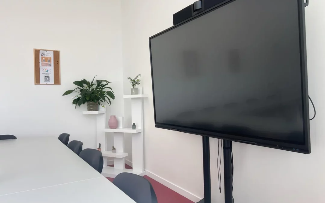 location d'une salle de réunion ou formation avec écran numérique et tactile à Caen (Calvados-14) en Normandie